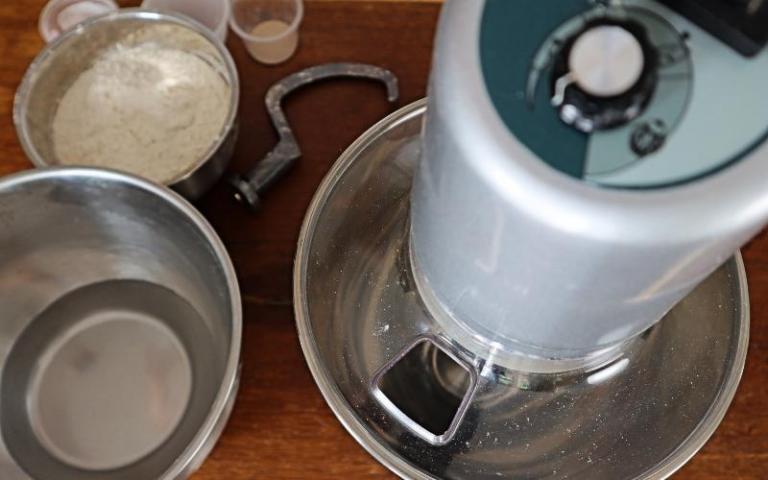 How To Use A Stand Mixer To Knead Dough Busby S