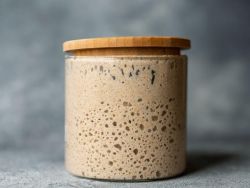 What is a ripe sourdough starter?