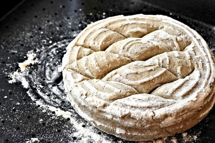 Cutting prevents dense bread