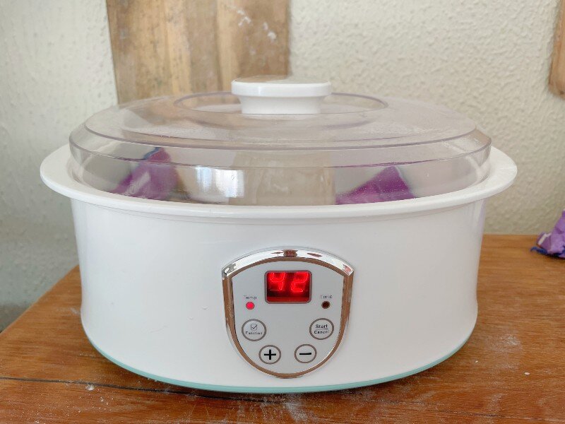 Proofing bread in a yoghurt maker