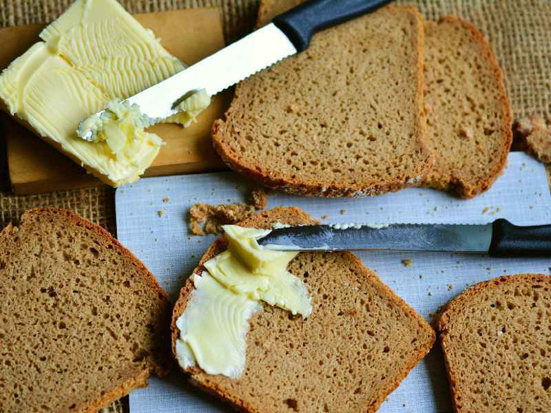 Wholemeal bread is a healthy and tasty choice.