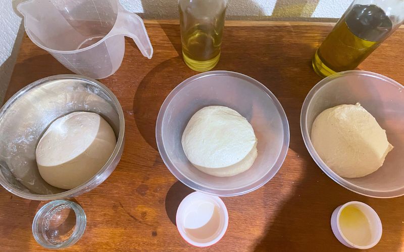 3 doughs with vegetable oil, olive oil and water